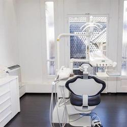 Logo Docteur Omid Alizadeh Dentiste Genève